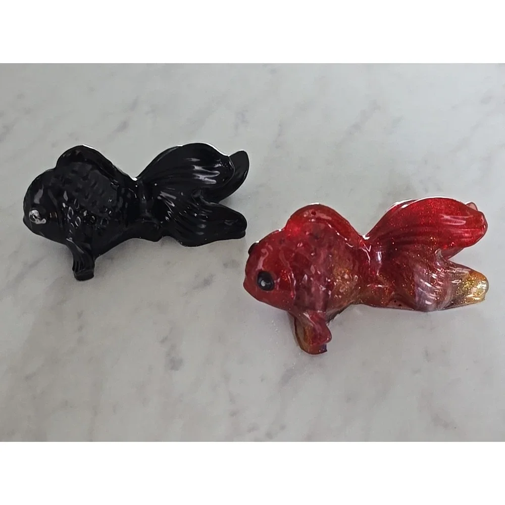 2‎ Resin Handmade Goldfish Black Red Decoration Gift. 612